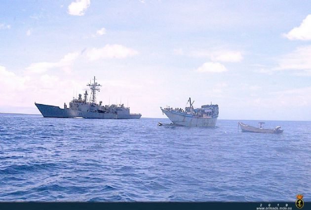 La fragata Navarra libera un pesquero yemení de un secuestro pirata La fragata Navarra libera un pesquero yemení de un secuestro pirata