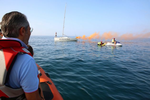 Ejercicio de salvamento y socorrismo en el mar Ejercicio de salvamento y socorrismo en el mar