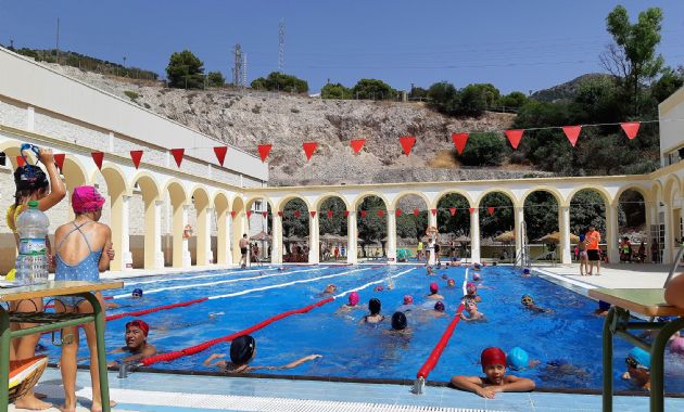 Piscina del polideportivo de Benalmádena Pueblo Piscina del polideportivo de Benalmádena Pueblo