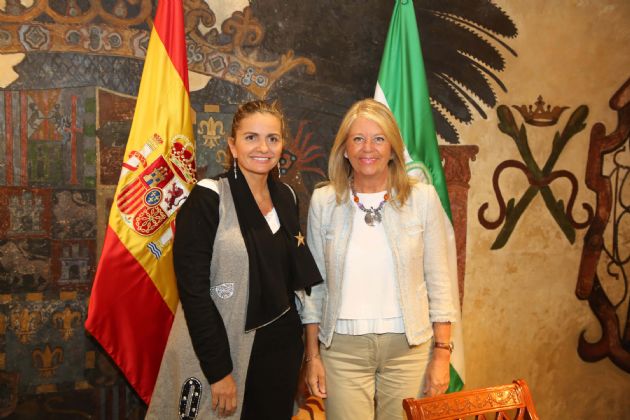 Sandra García y Ángeles Muñoz Sandra García y Ángeles Muñoz