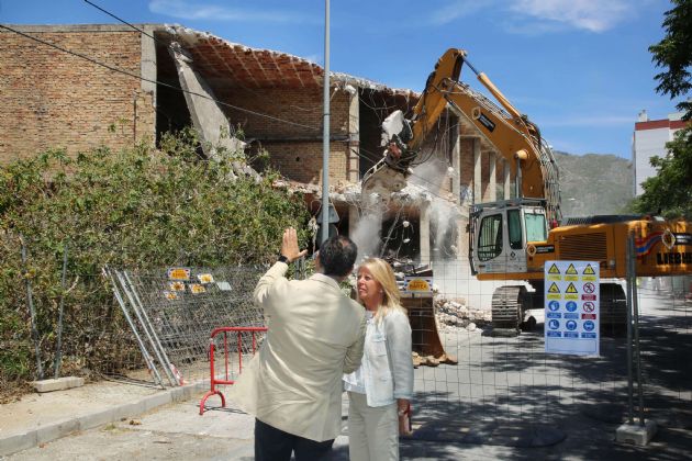 Demolición de las naves abandonadas Demolición de las naves abandonadas