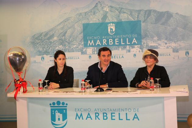 Presentación de Marbella se viste de blanco Presentación de Marbella se viste de blanco