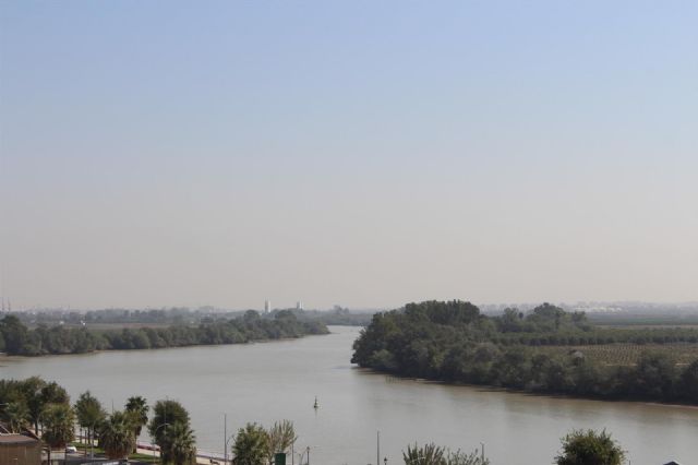 El Guadalquivir a su paso por Coria del Río El Guadalquivir a su paso por Coria del Río