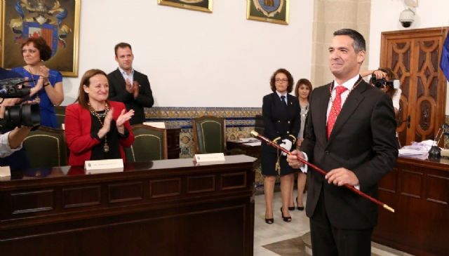 José Javier Ruiz Arana, en su investidura como alcalde de Rota José Javier Ruiz Arana, en su investidura como alcalde de Rota