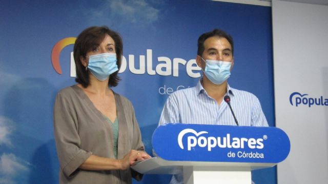 María Luisa Ceballos y José Antonio Nieto María Luisa Ceballos y José Antonio Nieto