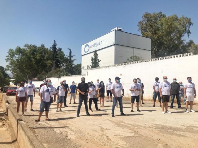Concentración de los trabajadores de Onda Jaén en el aniversario del incendio que afectó a las instalaciones Concentración de los trabajadores de Onda Jaén en el aniversario del incendio que afectó a las instalaciones
