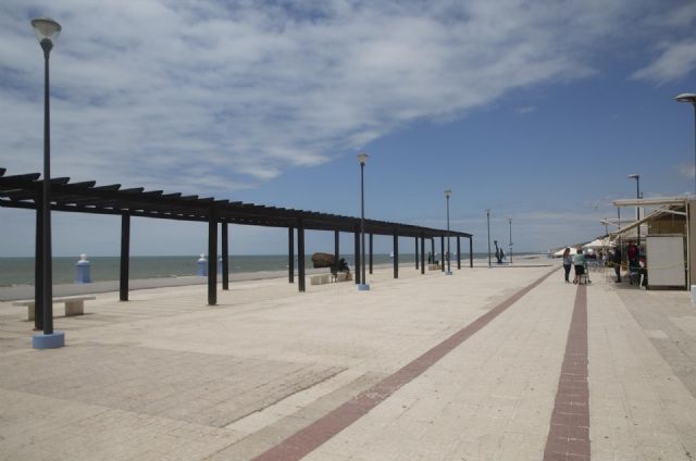 Paseo marítimo de la playa de Matalascañas durante el puente del Corpus Christi Paseo marítimo de la playa de Matalascañas durante el puente del Corpus Christi