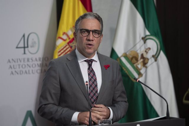El consejero de Presidencia, Elías Bendodo (d); durante su intervención en la rueda de prensa posterior a la reunión del consejo de Gobierno de la Junta de Andalucía El consejero de Presidencia, Elías Bendodo (d); durante su intervención en la rueda de prensa posterior a la reunión del consejo de Gobierno de la Junta de Andalucía
