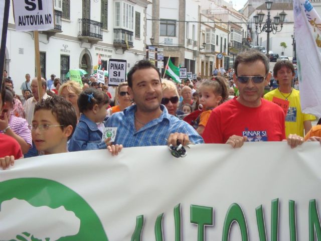 Ecologistas avisan de la amenaza del PSOE al Pinar del Rey por reactivar proyecto de una autovía Ecologistas avisan de la amenaza del PSOE al Pinar del Rey por reactivar proyecto de una autovía