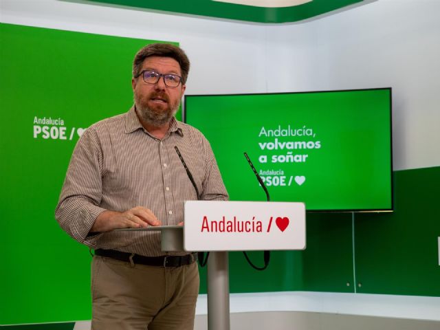 El portavoz adjunto del Grupo Socialista en el Parlamento de Andalucía, Rodrigo Sánchez Haro, en rueda de prensa El portavoz adjunto del Grupo Socialista en el Parlamento de Andalucía, Rodrigo Sánchez Haro, en rueda de prensa