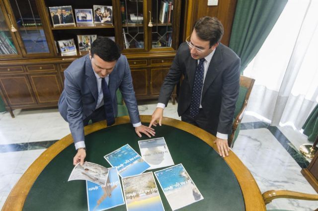 El presidente de la Diputación de Almería, Javier Aureliano García, y el diputado provincial de Turismo, Fernando Giménez