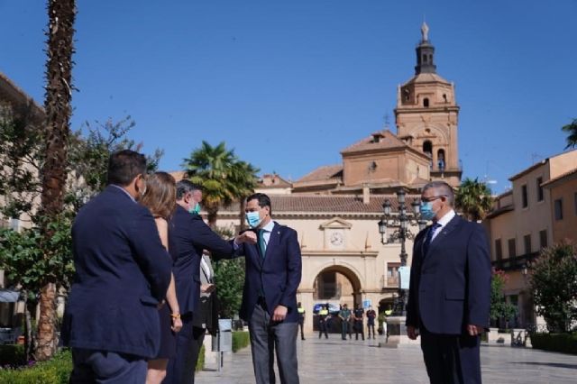 El presidente de la Junta de Andalucía, Juanma Moreno, en Guadix (Granada) El presidente de la Junta de Andalucía, Juanma Moreno, en Guadix (Granada)