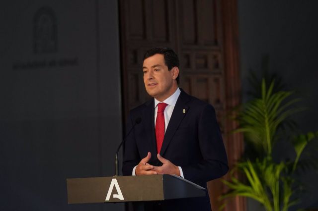 El presidente de la Junta de Andalucía, Juanma Moreno, en rueda de prensa tras la reunión de comité de expertos que ha decidido prorrogar las restricciones a la movilidad en la comunidad hasta el próximo 10 de diciembre El presidente de la Junta de Andalucía, Juanma Moreno, en rueda de prensa tras la reunión de comité de expertos que ha decidido prorrogar las restricciones a la movilidad en la comunidad hasta el próximo 10 de diciembre