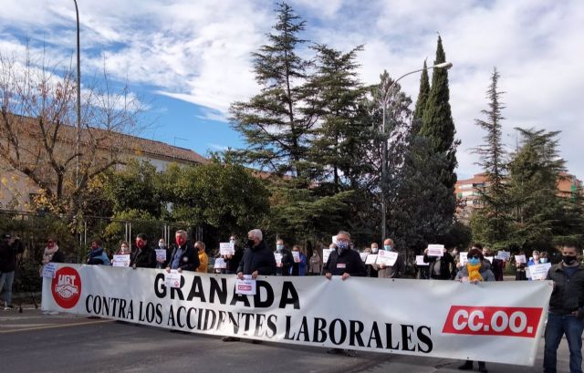 Concentración tras la muerte de un médico por Covid-19 Concentración tras la muerte de un médico por Covid-19