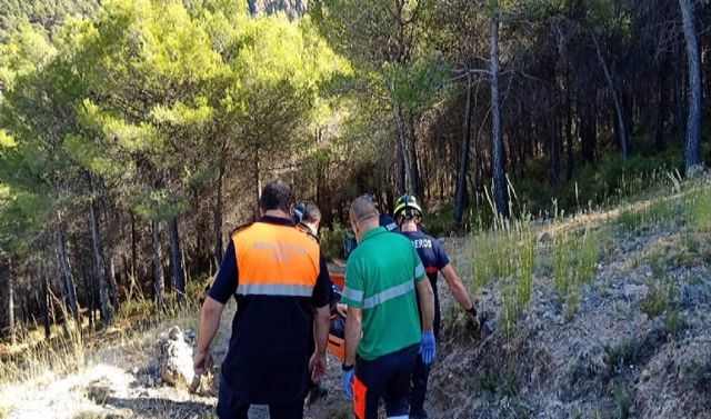 Rescate de una senderista herida en Laujar de Andarax (Almería) Rescate de una senderista herida en Laujar de Andarax (Almería)