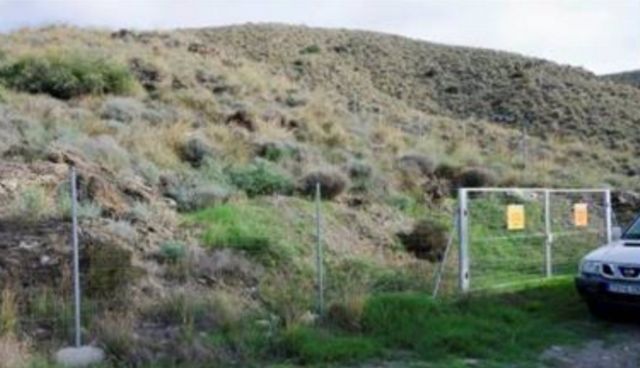 Vallado en una de las zonas de acceso restringido en Palomares (Cuevas del Almanzora, Almería) Vallado en una de las zonas de acceso restringido en Palomares (Cuevas del Almanzora, Almería)