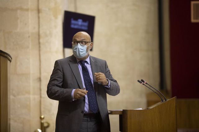 El portavoz del grupo parlamentario Vox, Alejandro Hernández, durante su intervención en el Debate sobre el Estado de la Comunidad en el Parlamento andaluz - María José López - Europa Press El portavoz del grupo parlamentario Vox, Alejandro Hernández, durante su intervención en el Debate sobre el Estado de la Comunidad en el Parlamento andaluz - María José López - Europa Press