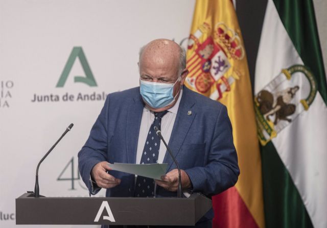 El consejero de Salud y Familias, Jesús Aguirre, durante su comparecencia en rueda de prensa posterior al Consejo de Gobierno de la Junta de Andalucía El consejero de Salud y Familias, Jesús Aguirre, durante su comparecencia en rueda de prensa posterior al Consejo de Gobierno de la Junta de Andalucía
