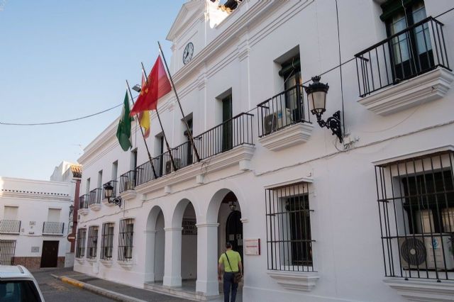 Fachada del Ayuntamiento de Trebujena (Cádiz) Fachada del Ayuntamiento de Trebujena (Cádiz)