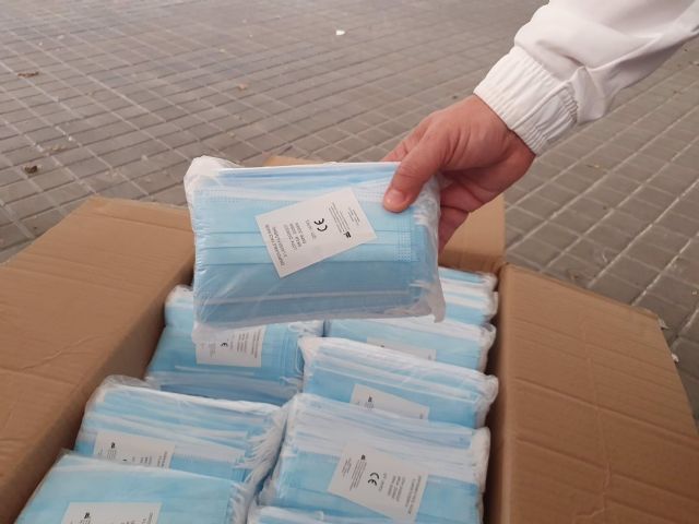El Gobierno distribuye 2,56 millones de mascarillas en Andalucía por su uso obligatorio en el transporte El Gobierno distribuye 2,56 millones de mascarillas en Andalucía por su uso obligatorio en el transporte