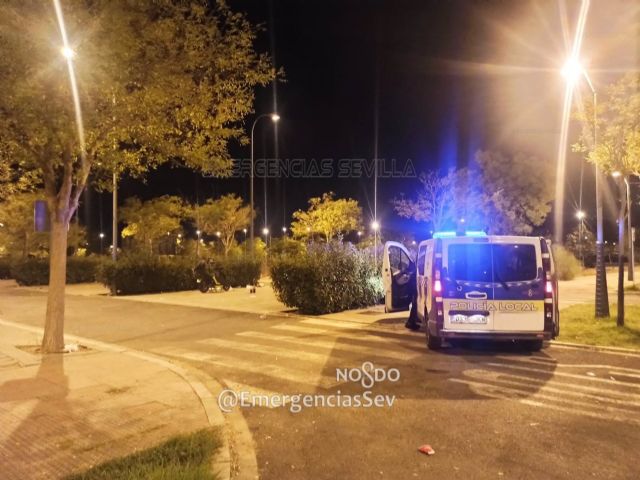 Actuación de la Policía Local de Sevilla para impedir botellonas Actuación de la Policía Local de Sevilla para impedir botellonas