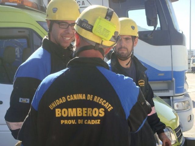 Efectivos del Grupo de Localización y Rescate del Consorcio de Bomberos de Cádiz
