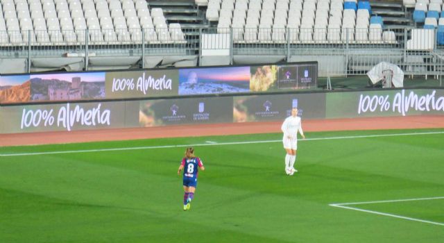 Un momento de la celebración de la Supercopa de fútbol femeno Almería 2021 Un momento de la celebración de la Supercopa de fútbol femeno Almería 2021