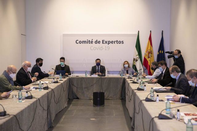 El presidente de la Junta de Andalucía, Juanma Moreno, en la última reunión del comité de expertos, el pasado 8 de enero. El presidente de la Junta de Andalucía, Juanma Moreno, en la última reunión del comité de expertos, el pasado 8 de enero.