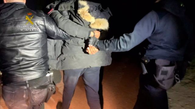 Detención El Melillero por agentes de la Guardia Civil Detención El Melillero por agentes de la Guardia Civil