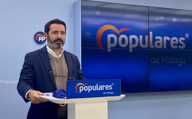 El coordinador general del PP de Málaga, José Ramón Carmona, en rueda de prensa El coordinador general del PP de Málaga, José Ramón Carmona, en rueda de prensa