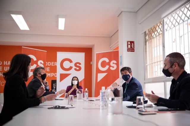 Reunión de constitución del Comité Autonómico de Cs en Andalucía. Reunión de constitución del Comité Autonómico de Cs en Andalucía.
