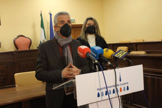 Juan Pérez y Carmen Gallardo informan de la situación sanitaria en Lucena Juan Pérez y Carmen Gallardo informan de la situación sanitaria en Lucena