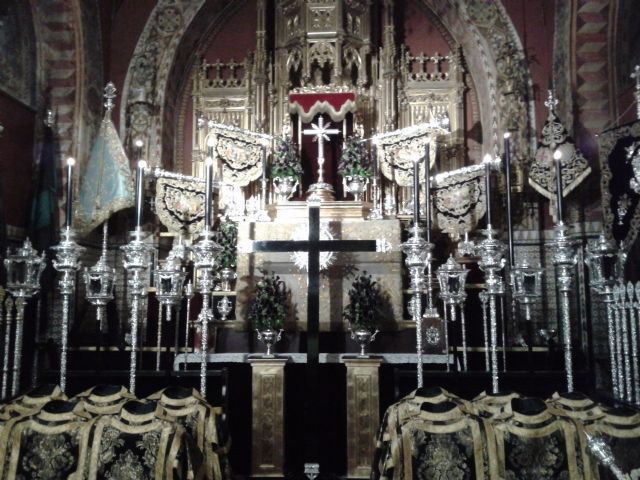 Altar de insignias de Santa Marta Altar de insignias de Santa Marta