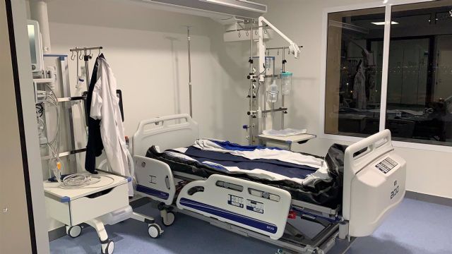 Sala de UCI en el Hospital Punta Europa de Algeciras Sala de UCI en el Hospital Punta Europa de Algeciras