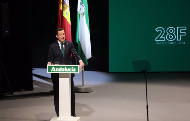 El presidente de la Junta de Andalucía, Juanma Moreno, toma la palabra después del acto de entrega del título de Hijo Predilecto y las Medallas de Andalucía que concede el Gobierno andaluz con motivo del Día de Andalucía. - María José López - Europa Press El presidente de la Junta de Andalucía, Juanma Moreno, toma la palabra después del acto de entrega del título de Hijo Predilecto y las Medallas de Andalucía que concede el Gobierno andaluz con motivo del Día de Andalucía. - María José López - Europa Press