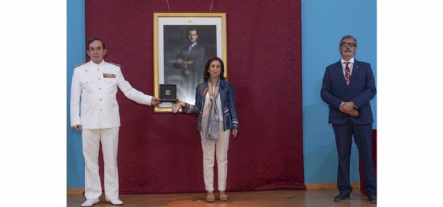 Margarita Robles con el almirante Jefe del Estado Mayor de La Armada y el rector de la Universidad de Cádiz