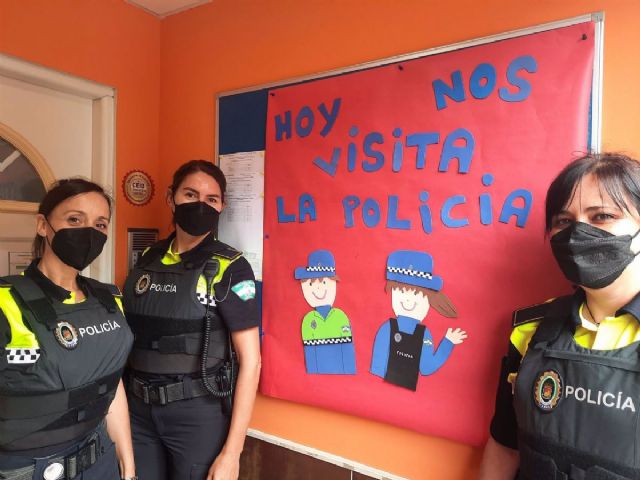 El Subgrupo de Educación Vial de la Policía Local de Málaga realiza actividades durante el curso escolar en materia de seguridad vial