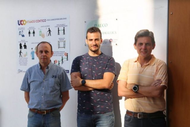 De izquierda a derecha, los investigadores Emilio Camacho, Rafael González y Juan Antonio Rodríguez