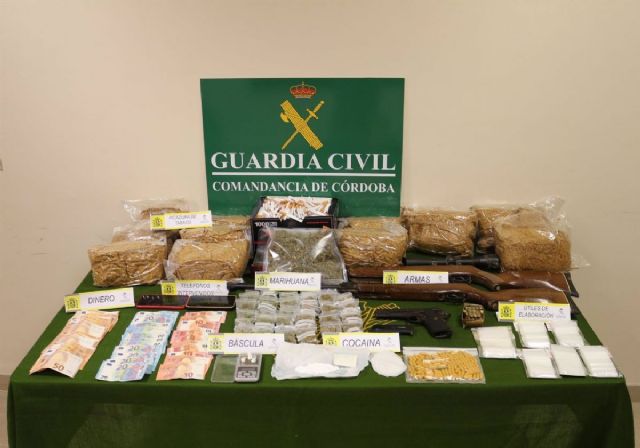 Droga y otros efectos incautados por la Guardia Civil en Villanueva de Córdoba