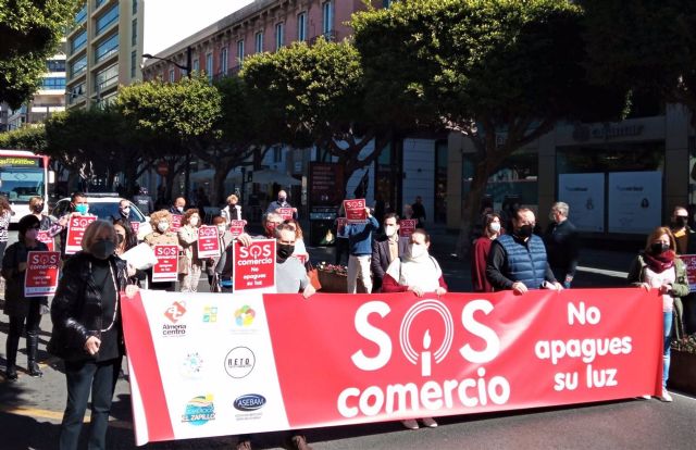 Concentración de comerciantes en protesta por las restricciones contra el covid-19 Concentración de comerciantes en protesta por las restricciones contra el covid-19