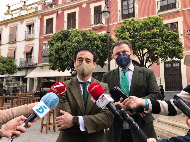 Antonio Luque, presidente de los hosteleros sevillanos, junto a Miguel Ángel Jurado, vicepresidente segundo de la asociación Antonio Luque, presidente de los hosteleros sevillanos, junto a Miguel Ángel Jurado, vicepresidente segundo de la asociación