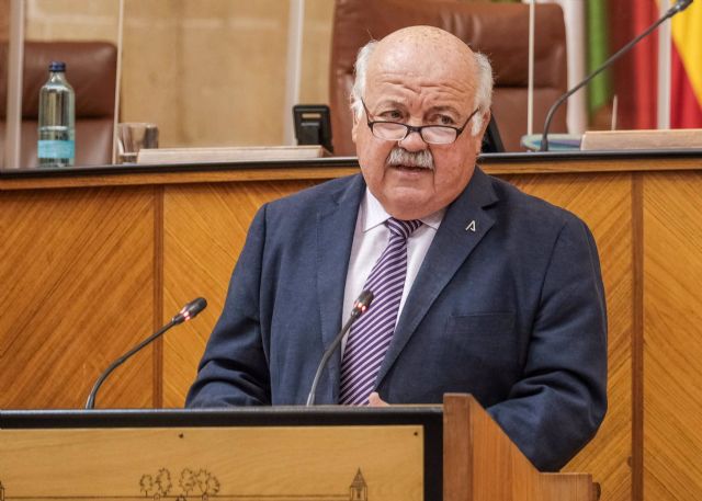 El consejero de Salud y Familias, Jesús Aguirre, en el Pleno del Parlamento andaluz El consejero de Salud y Familias, Jesús Aguirre, en el Pleno del Parlamento andaluz