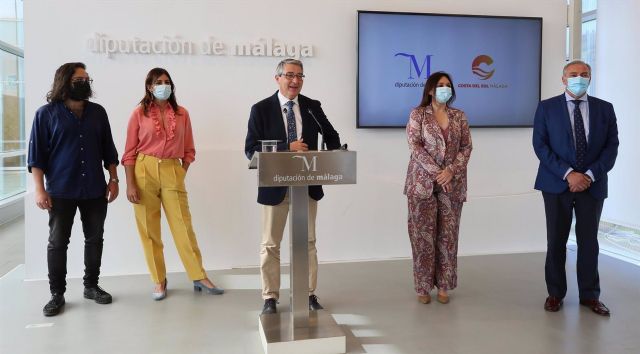 El director del vídeo promocional de la Costa del Sol, Alejandro Lévar; la cantante y autora Laura Insausti; el presidente de la Diputación, Francisco Salado; la consejera delegada y el gerente de Turismo Costa del Sol, Margarita del Cid y Antonio Díaz El director del vídeo promocional de la Costa del Sol, Alejandro Lévar; la cantante y autora Laura Insausti; el presidente de la Diputación, Francisco Salado; la consejera delegada y el gerente de Turismo Costa del Sol, Margarita del Cid y Antonio Díaz
