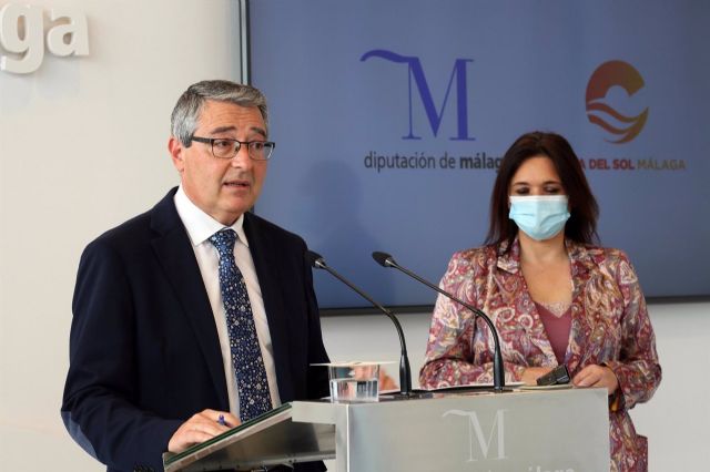 El presidente de la Diputación y de Turismo Costa del Sol, Francisco Salado, con la vicepresidenta segunda y consejera delegada de TCS, Margarita del Cid El presidente de la Diputación y de Turismo Costa del Sol, Francisco Salado, con la vicepresidenta segunda y consejera delegada de TCS, Margarita del Cid