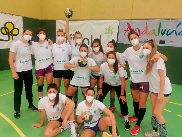 La entrega de estas mascarillas se enmarca en el programa de patrocinio continuado que el referente europeo de frio comercial Efficold, lleva a cabo de forma anual con equipos de las categorías inferiores de Córdoba La entrega de estas mascarillas se enmarca en el programa de patrocinio continuado que el referente europeo de frio comercial Efficold, lleva a cabo de forma anual con equipos de las categorías inferiores de Córdoba
