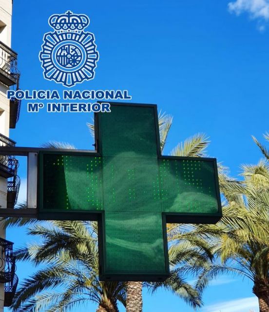 Detenido un empleado de farmacia acusado de falsificar test PCR negativos para que ciudadanos marroquíes fueran a su país Detenido un empleado de farmacia acusado de falsificar test PCR negativos para que ciudadanos marroquíes fueran a su país