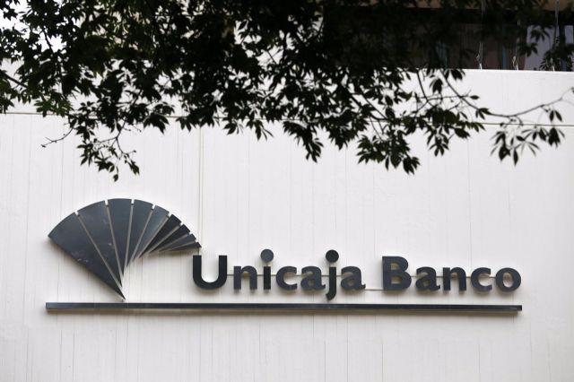 Sede de Unicaja Banco Economía grupo entidad bancaria financiera Málaga