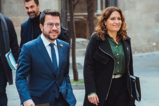 El president Aragonès i la consellera Vilagrà entrant a la Reunió de Govern