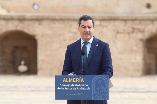 El presidente de la Junta de Andalucía, Juanma Moreno, este martes en la rueda de prensa del Consejo de Gobierno en Almería