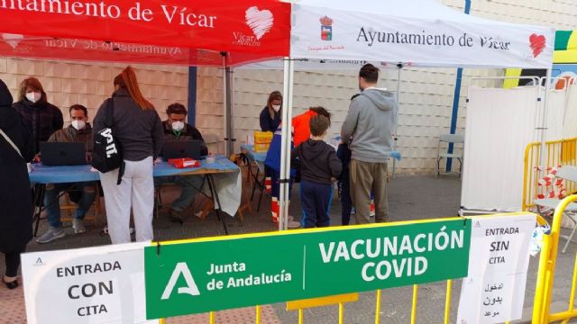Salud habilita un nuevo punto de vacunación en el mercadillo de la Puebla de Vícar